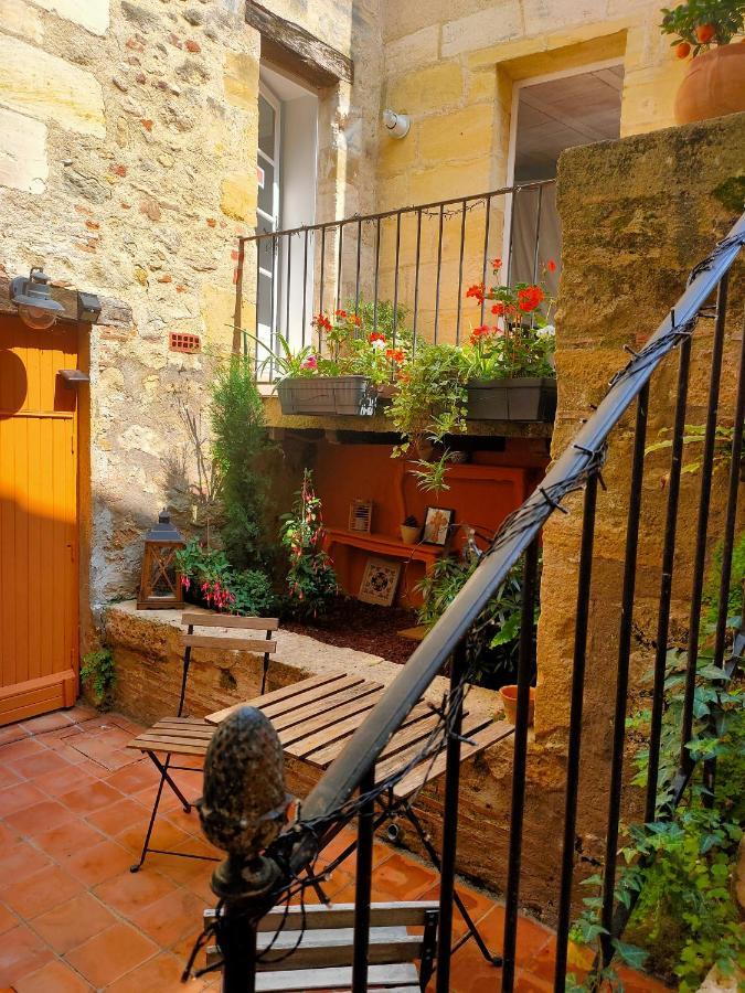 "Les Chacobins" - Appart'Etape Avec Garage Velos La Réole Extérieur photo